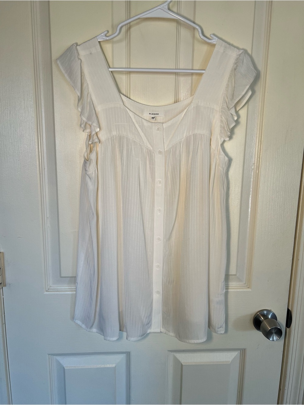 Pleione White Flutter Sleeve Textured Button Front Blouse Medium